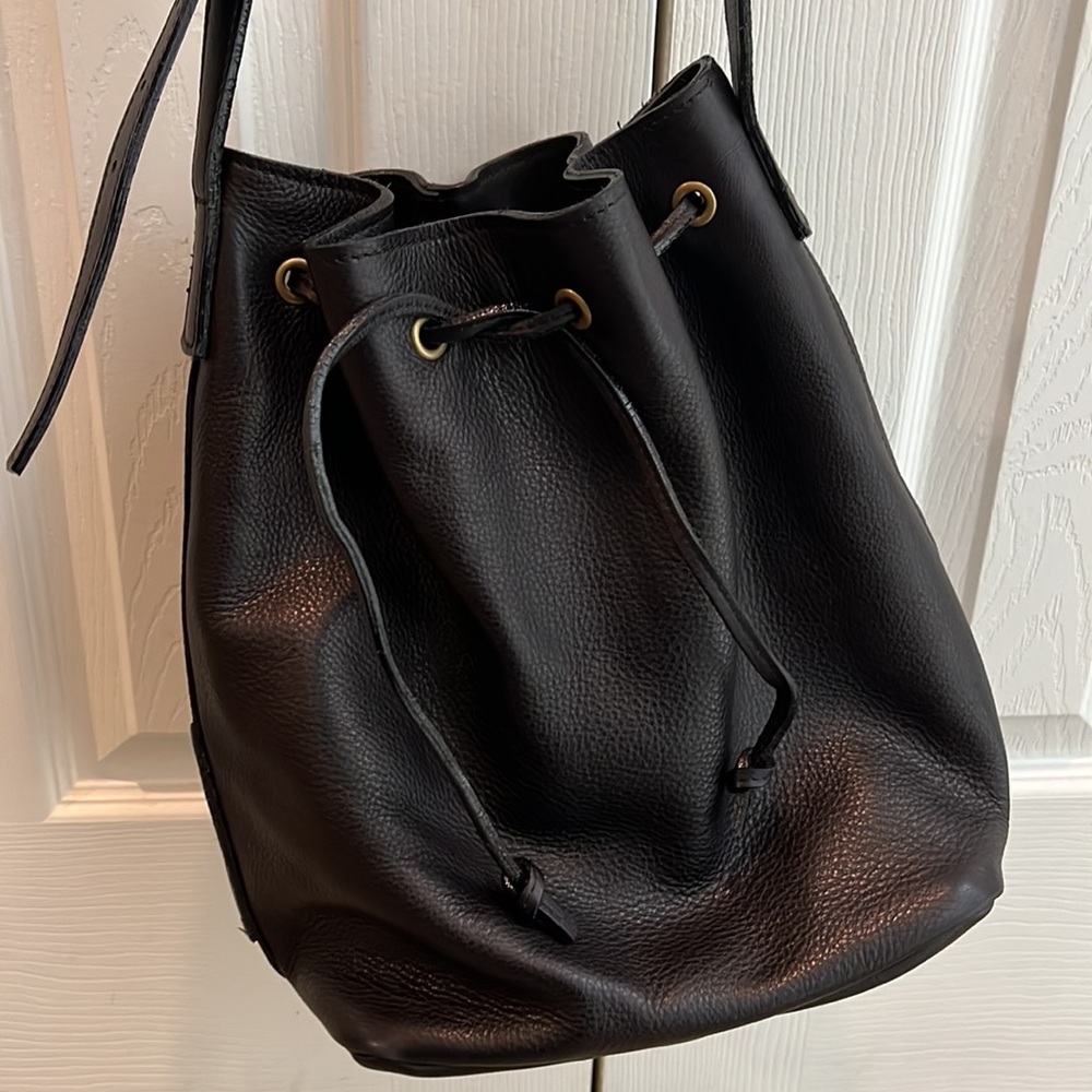 La Batta - leather bucket bag
